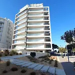 Nember Sea Houses 31 Family Apartment